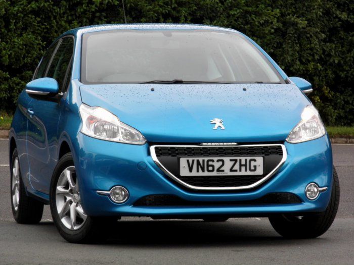 2012 Peugeot 208 1.2 VTi Active image 1