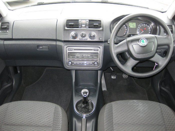 2012 Skoda Fabia 1.6 TDI image 3