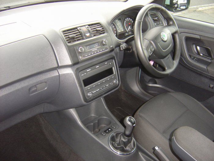 2011 Skoda Fabia 1.6 TDI image 4