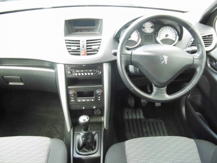 2009 Peugeot 207 1.6 HDi FAP Sport image 3