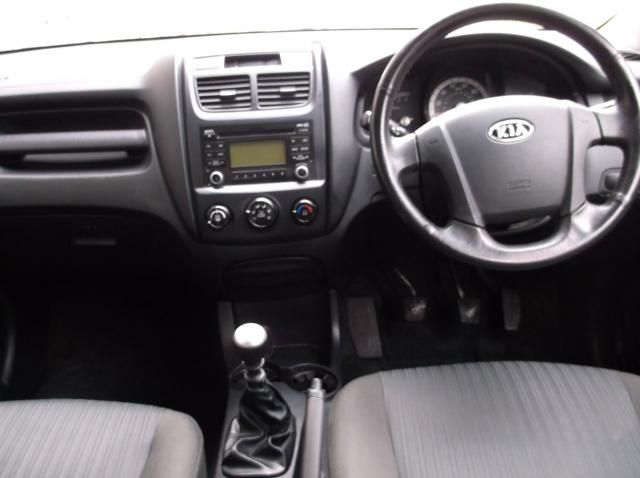 2009 KIA SPORTAGE 2.0 XE CRDI image 4