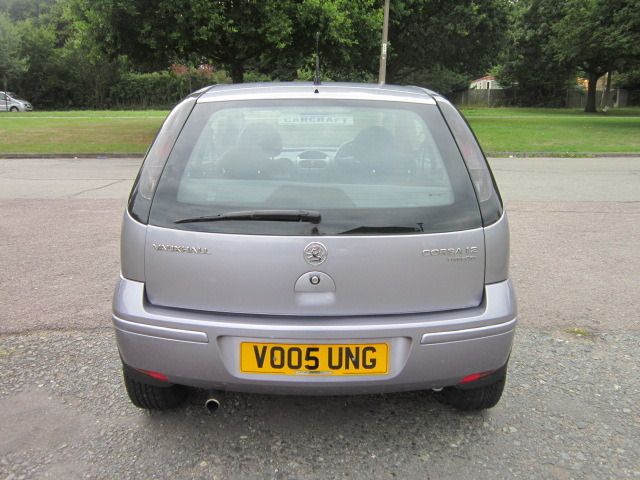 2005 Vauxhall Corsa Design image 3