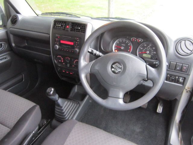 2006 Suzuki Jimny JLX 1.3 image 5