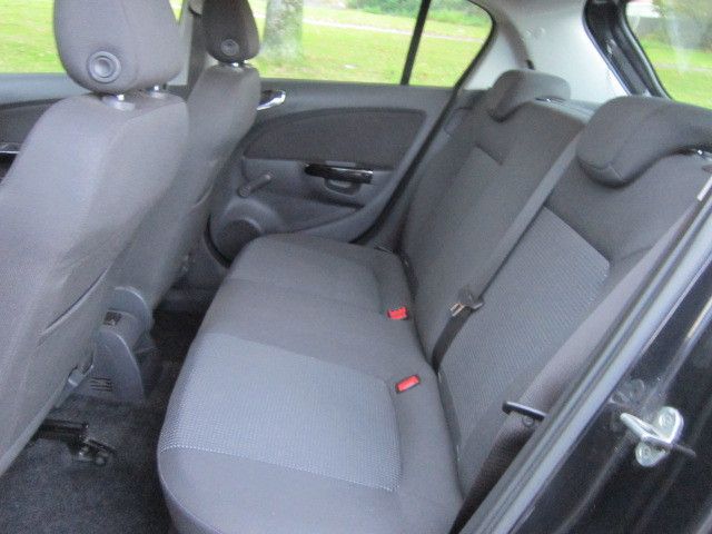 2011 Vauxhall Corsa image 5