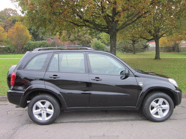 2005 Toyota RAV4 XT4 Vvt-i image 2