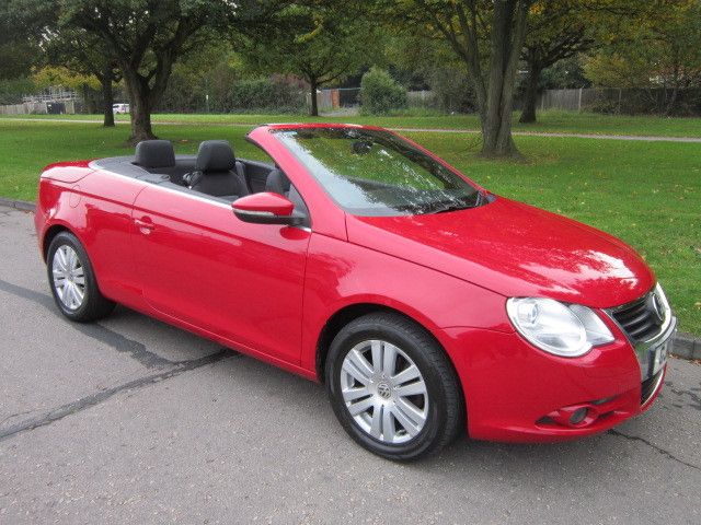 2010 Volkswagen Eos TSI S image 1