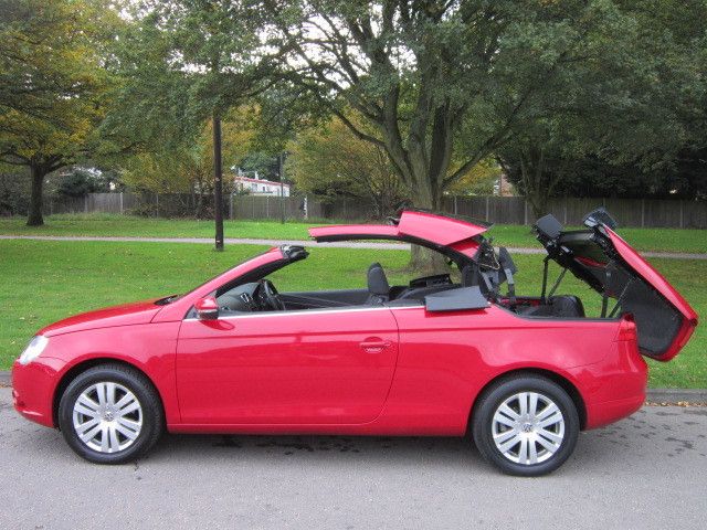 2010 Volkswagen Eos TSI S image 3