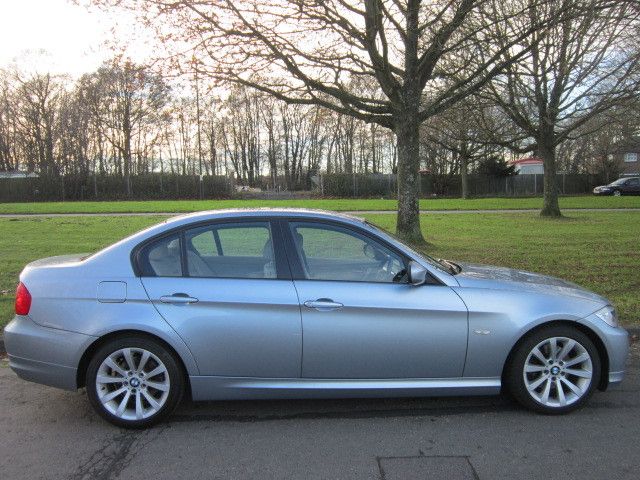 2009 BMW 3 SERIES 320d SE image 2