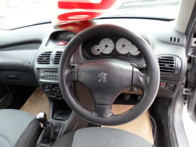 2003 PEUGEOT 206 1.4 SW image 4