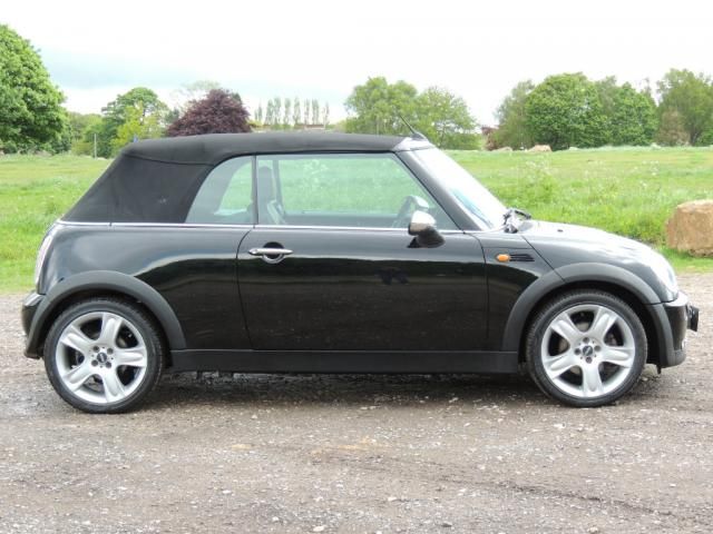 2004 MINI CONVERTIBLE 1.6 COOPER image 2