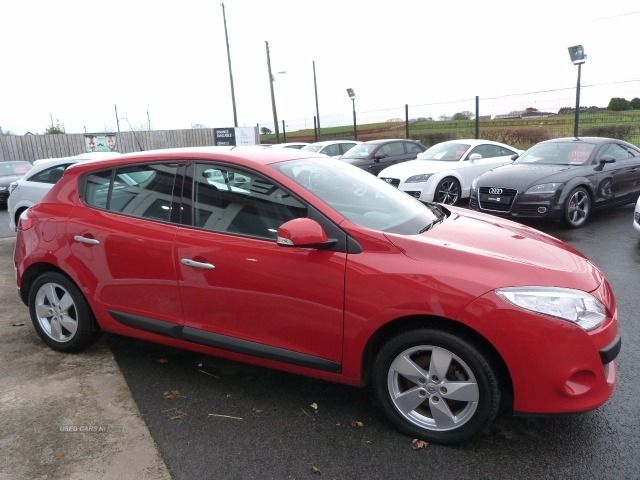 2009 Renault Megane 1.6 VVT image 2