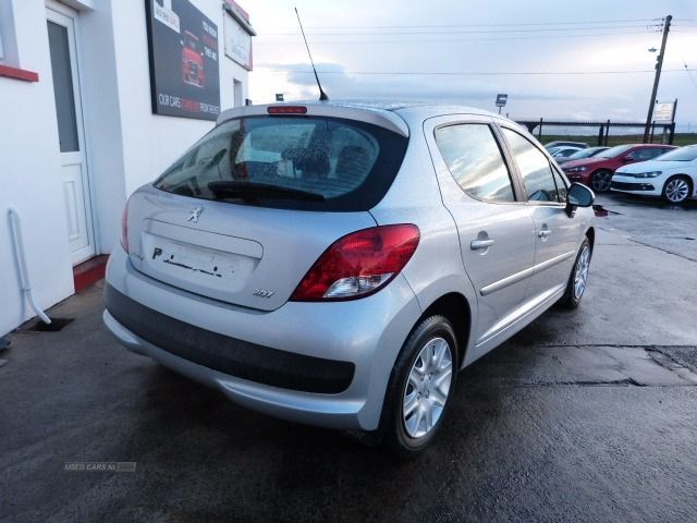 2011 Peugeot 207 1.4 HDi image 3