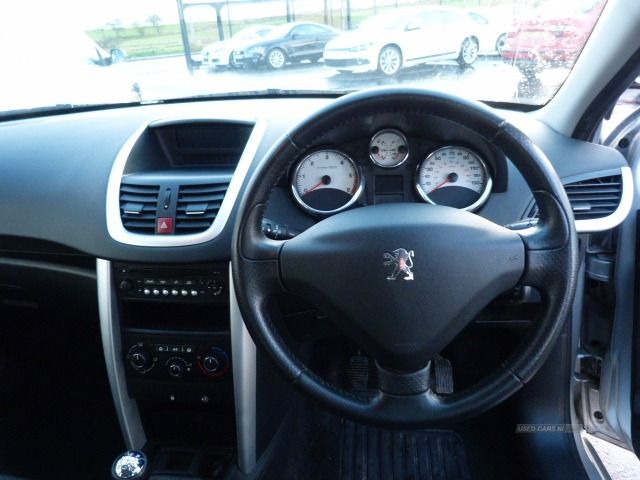 2011 Peugeot 207 1.4 HDi image 5