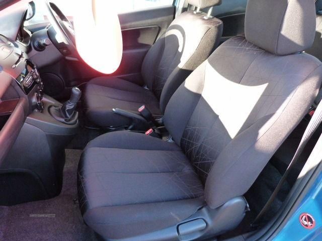 2012 Mazda Mazda2 1.3 TS image 4