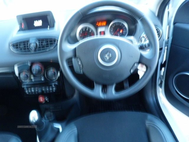 2012 Renault Clio 1.2 16v image 5