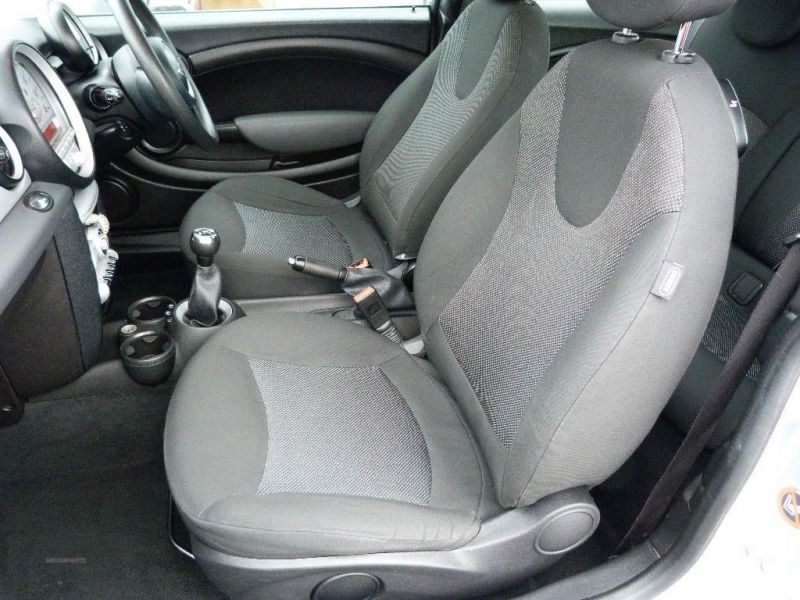 2009 MINI Cooper 1.6 image 4