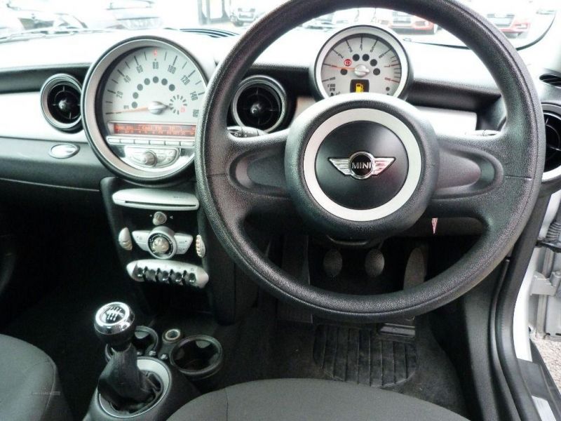 2009 MINI Cooper 1.6 image 5