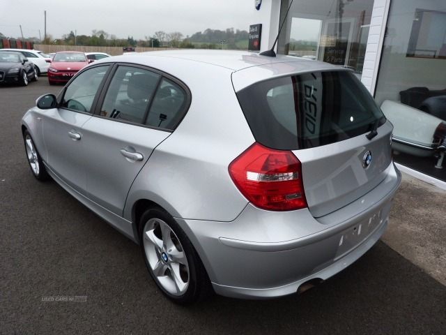 2009 BMW 1 Series 116i Sport 5dr image 3