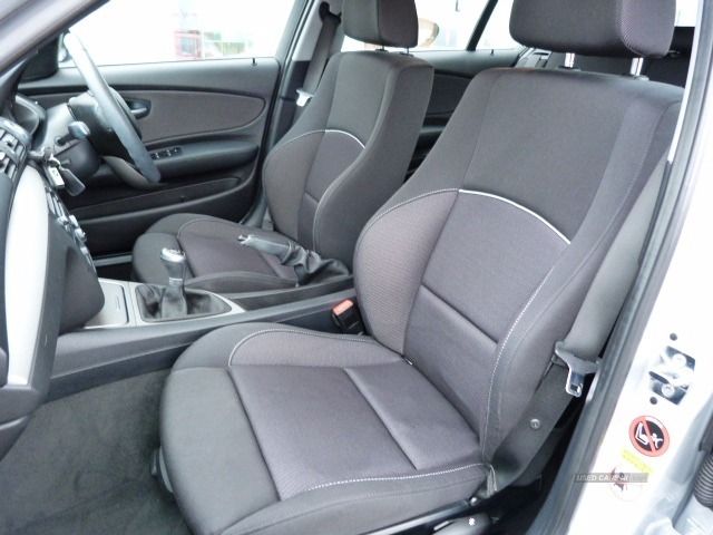 2009 BMW 1 Series 116i Sport 5dr image 4