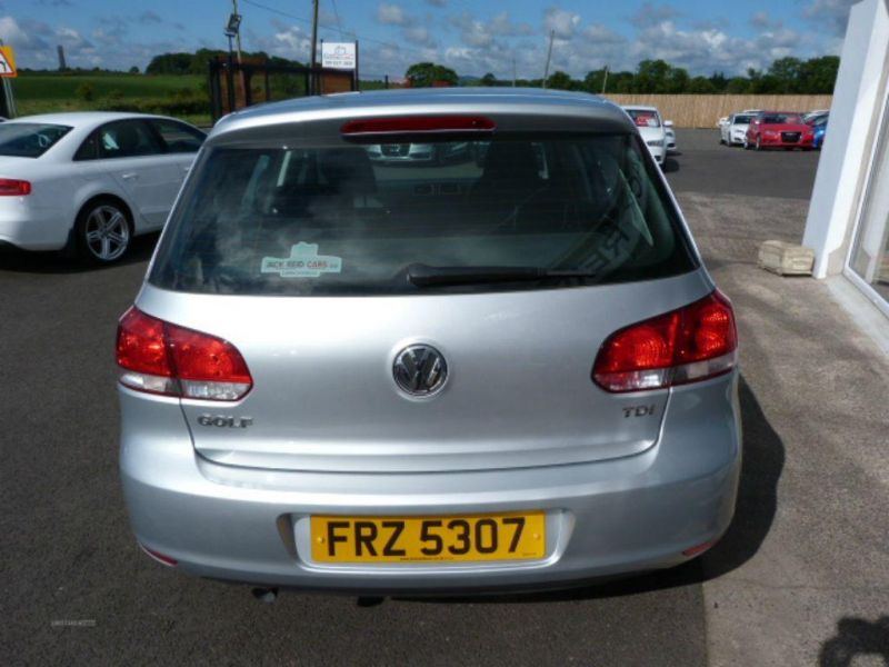 2010 Volkswagen Golf S TDI image 3