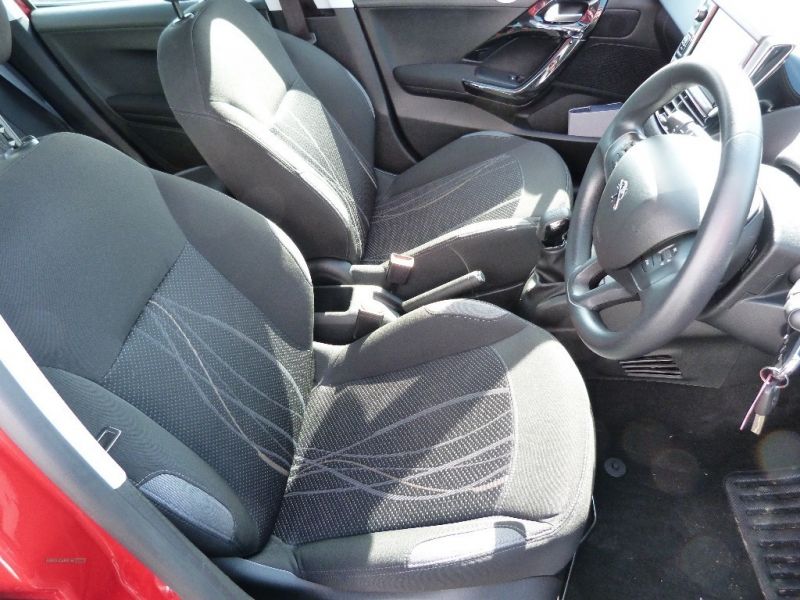 2013 Peugeot 208 1.4 HDi Active image 4