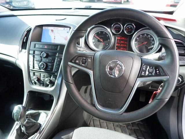 2012 Vauxhall Astra 1.7 CDTi image 5