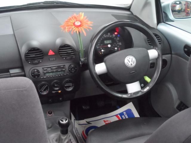 2004 VOLKSWAGEN BEETLE 1.9 TDI image 4