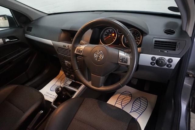 2006 VAUXHALL ASTRA 1.6 DESIGN image 4