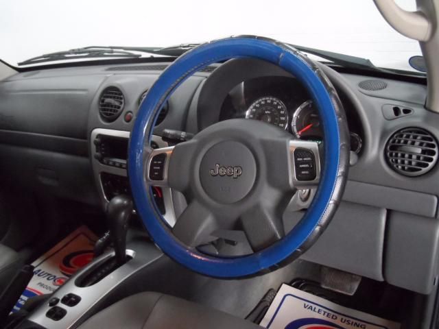 2007 JEEP CHEROKEE 2.8 image 4