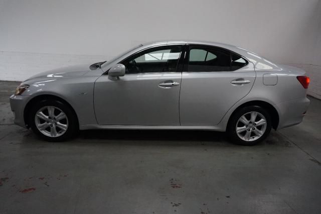 2006 LEXUS IS 2.2 220D image 3