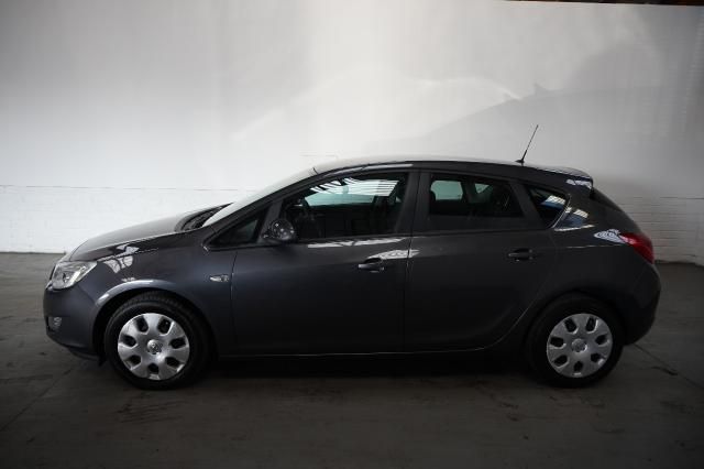 2010 VAUXHALL ASTRA 1.6 image 3
