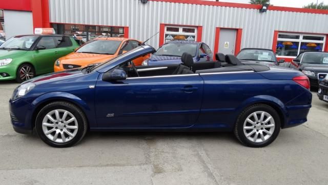 2008 VAUXHALL ASTRA 1.8 TWIN TOP SPORT image 2