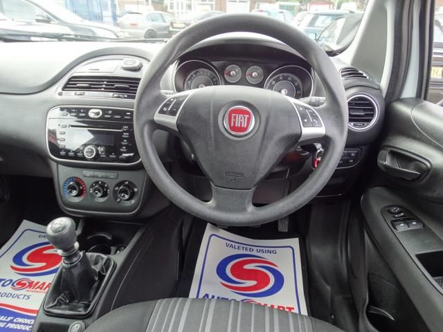 2012 FIAT PUNTO 1.2 MYLIFE image 4