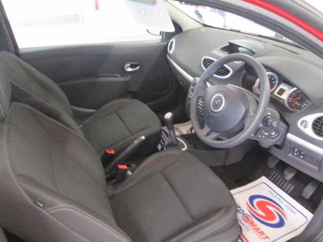 2011 RENAULT CLIO 1.1 I-MUSIC image 4