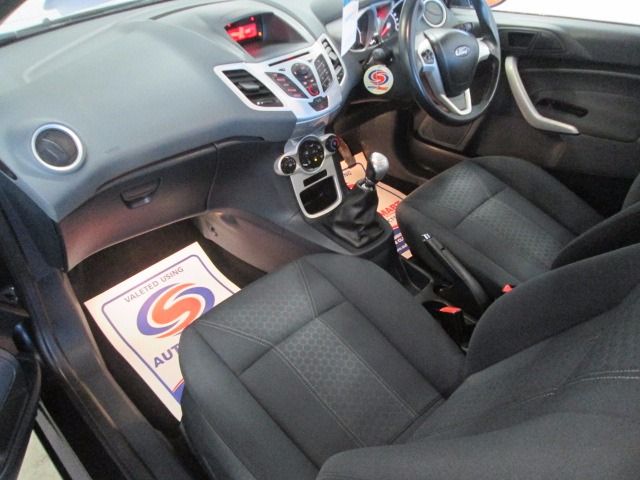 2010 FORD FIESTA 1.2 ZETEC image 5