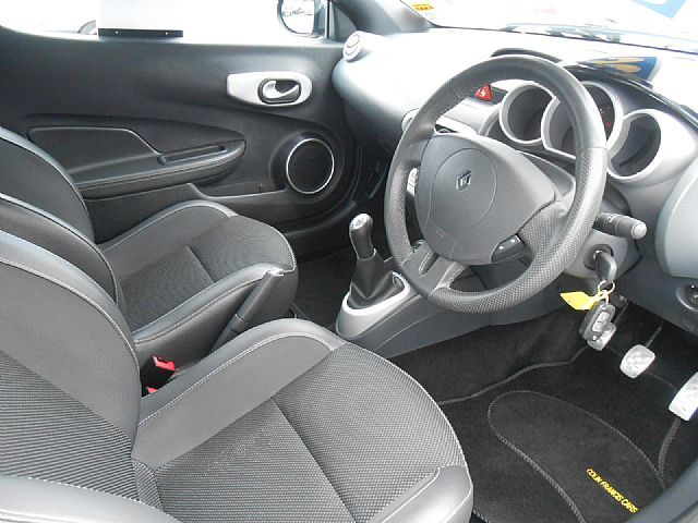 2010 RENAULT WIND ROADSTER image 4