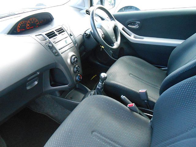 2009 TOYOTA YARIS 1.4 D4-D SR image 4