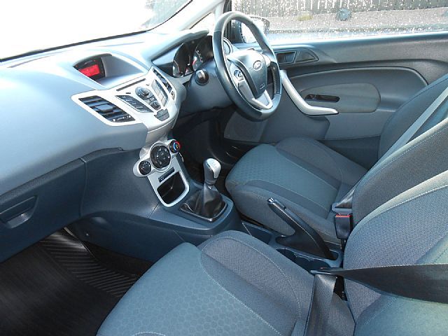 2009 FORD FIESTA 1.6 ZETEC S image 4