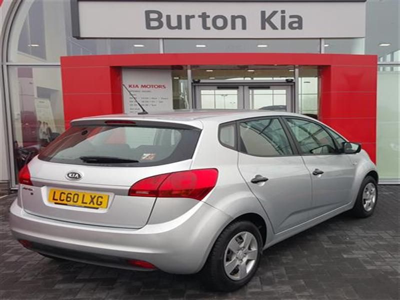 2010 KIA Venga 1.4 1 Hatchback 5dr image 2