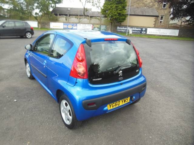 2010 PEUGEOT 107 1.0 Millesim image 3