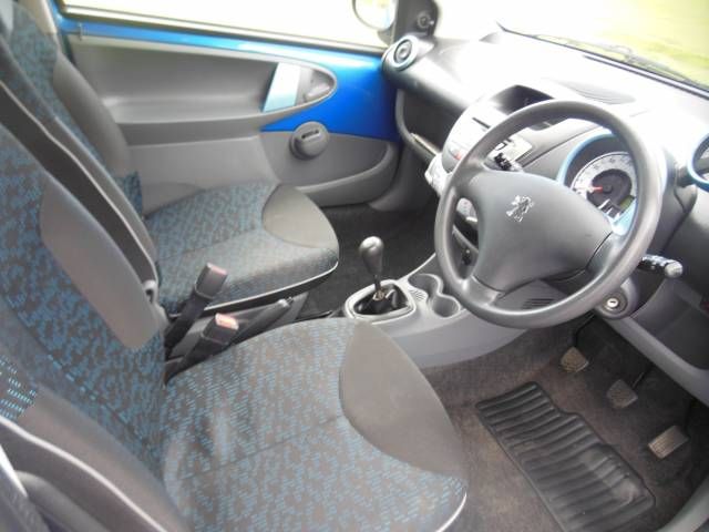2010 PEUGEOT 107 1.0 Millesim image 4