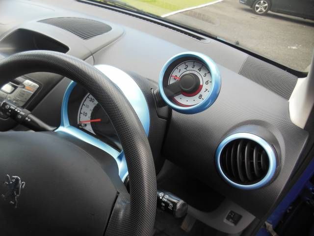 2010 PEUGEOT 107 1.0 Millesim image 5