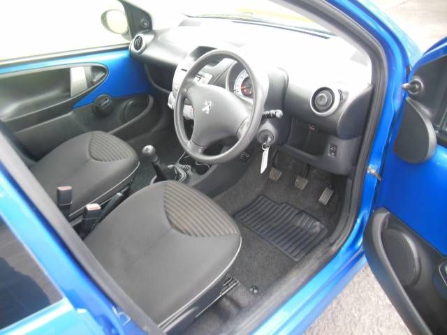 2013 PEUGEOT 107 1.0 Active image 4