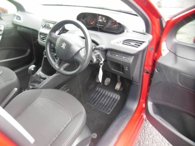 2014 PEUGEOT 208 1.2 VTi image 4