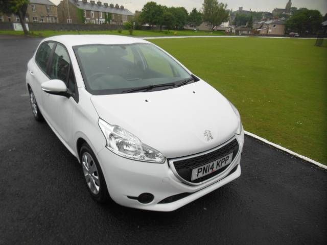 2014 PEUGEOT 208 1.2 VTi image 1