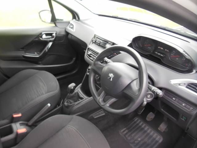 2014 PEUGEOT 208 1.2 VTi image 4