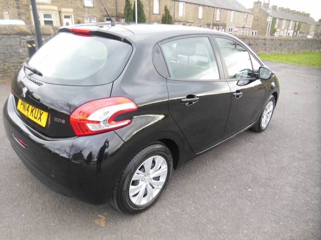 2014 PEUGEOT 208 1.2 VTi image 2