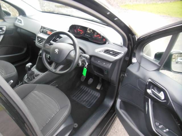 2014 PEUGEOT 208 1.2 VTi image 4