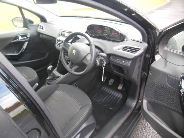 2014 PEUGEOT 208 1.2 VTi image 4