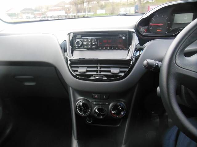 2014 PEUGEOT 208 1.2 VTi image 5